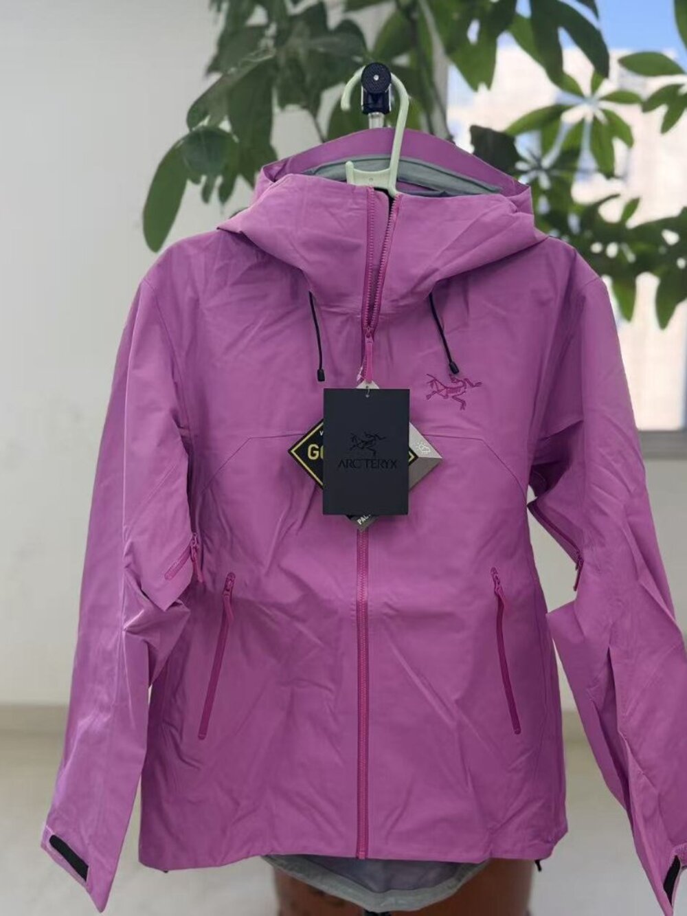 Arc'teryx Beta Series Hardshell Hooded Jacket – Rose Purple – Size L